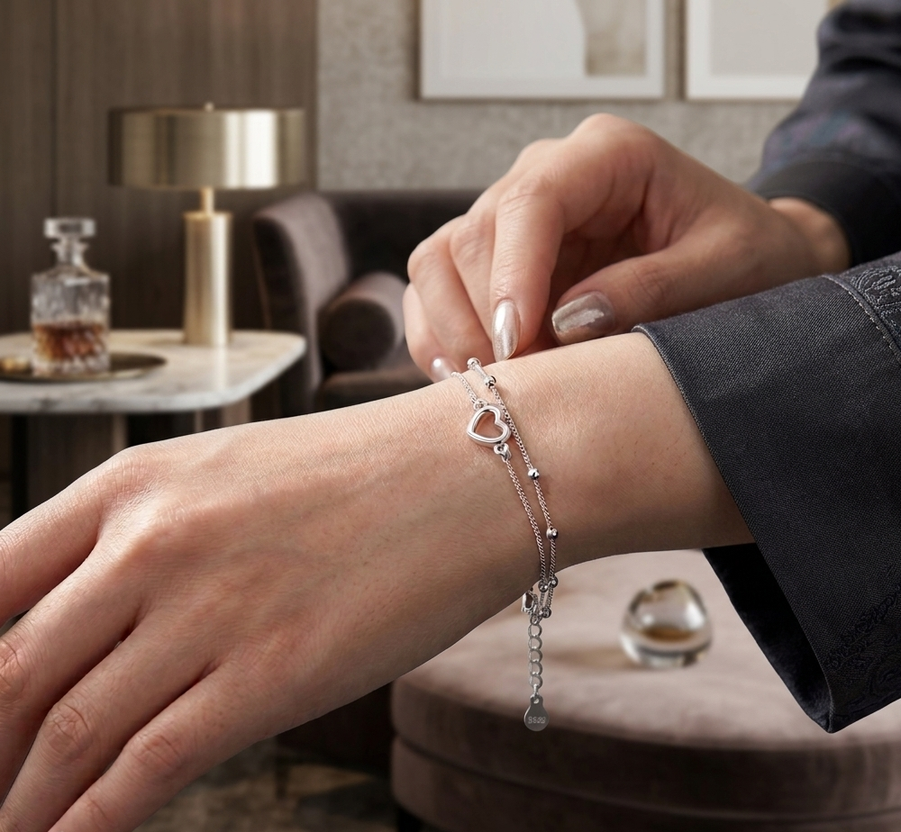 シンプルハートブレスレット｜上品で可愛いミニマルデザイン・ギフトに最適