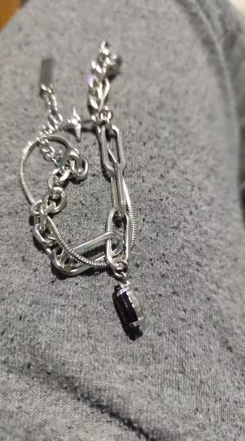 とてもきれいで、細かい部分までしっかり作られています。到着もかなり早く、説明通りの商品でした。お店にも感謝しています。