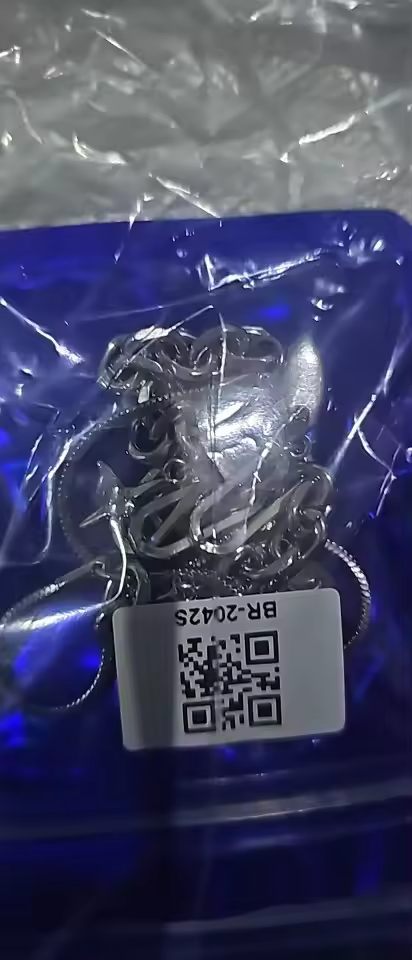 息をのむほど素敵でした。期待通りで、商品ページの説明通りでした。予備の袋も付けていただきありがとうございます。